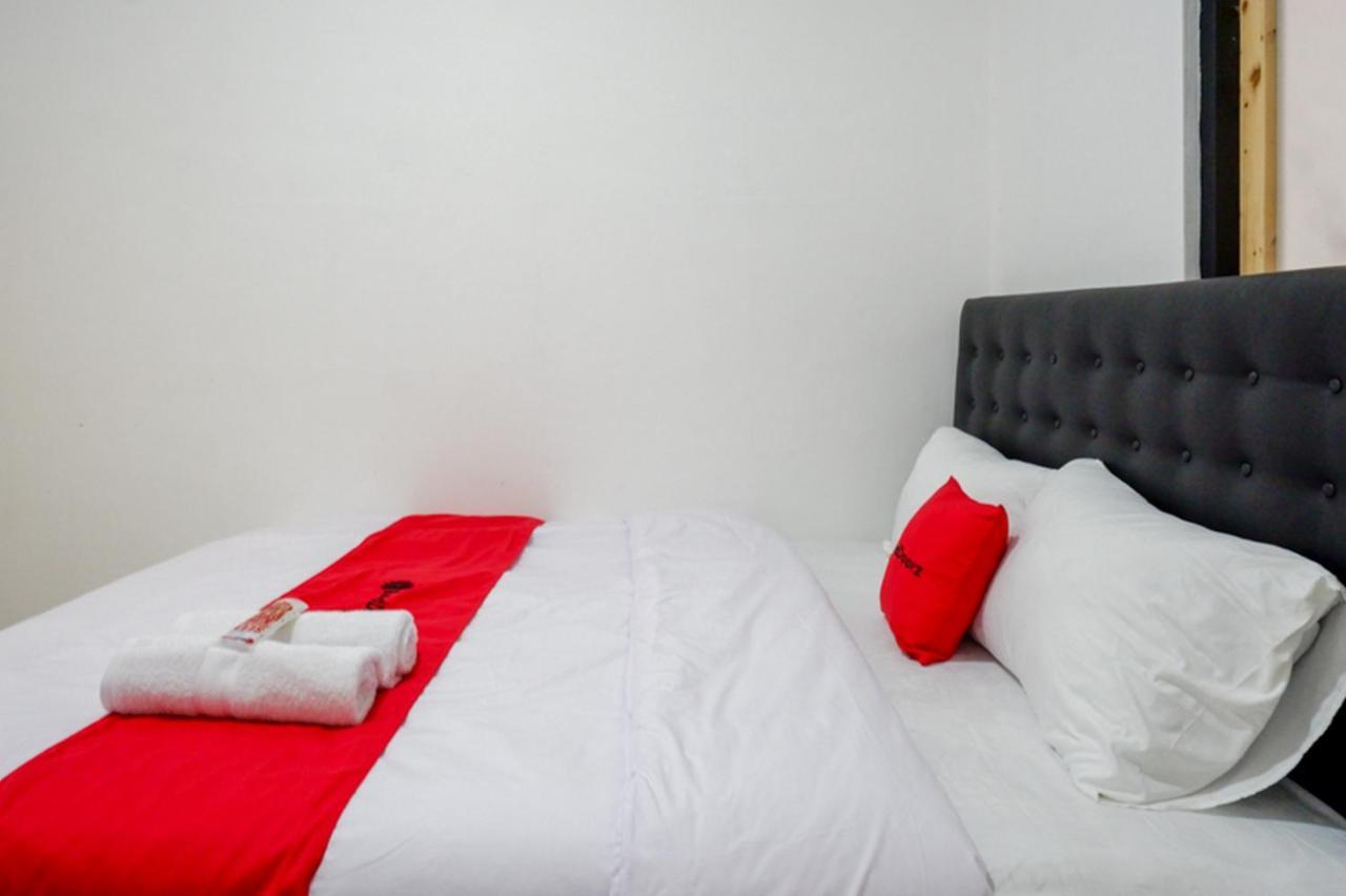 Reddoorz @ Demangan Sari Residence Pakualaman Екстер'єр фото
