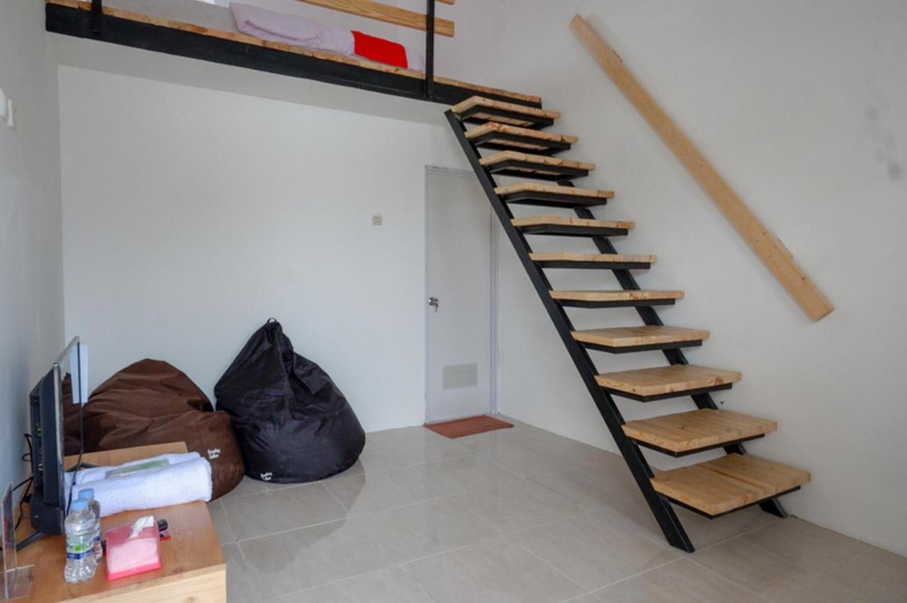 Reddoorz @ Demangan Sari Residence Pakualaman Екстер'єр фото