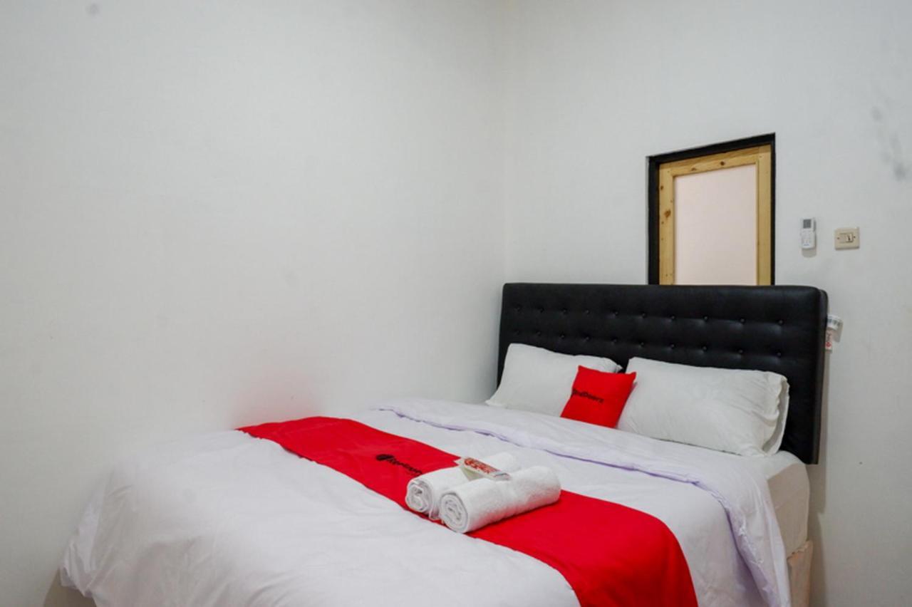 Reddoorz @ Demangan Sari Residence Pakualaman Екстер'єр фото