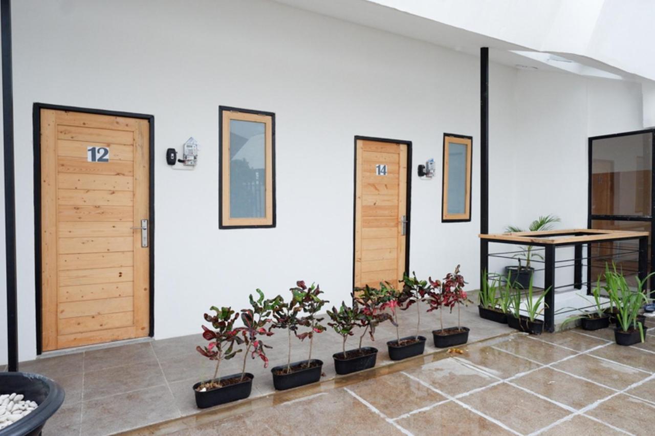 Reddoorz @ Demangan Sari Residence Pakualaman Екстер'єр фото