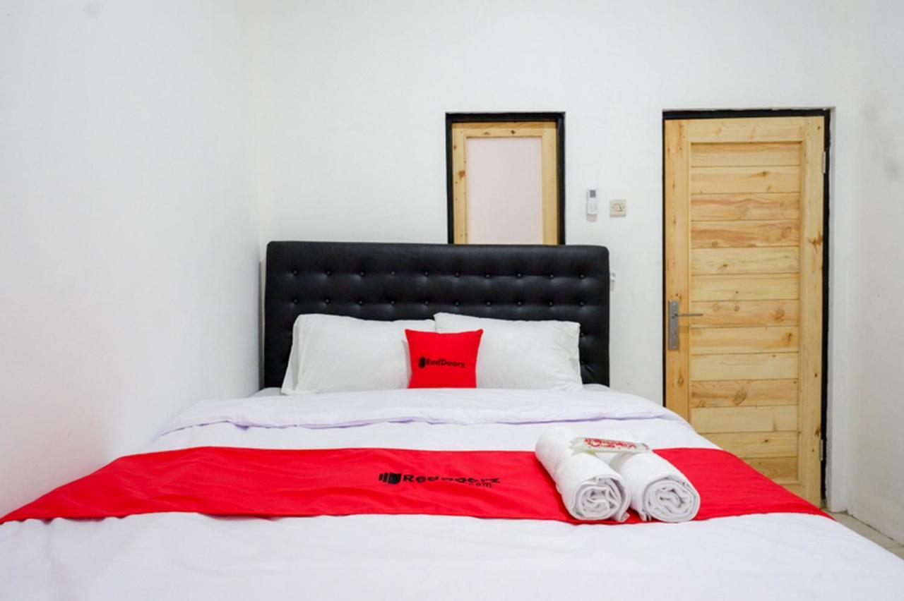 Reddoorz @ Demangan Sari Residence Pakualaman Екстер'єр фото