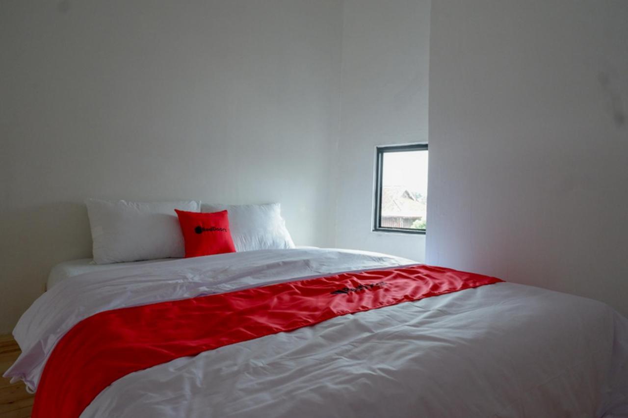 Reddoorz @ Demangan Sari Residence Pakualaman Екстер'єр фото